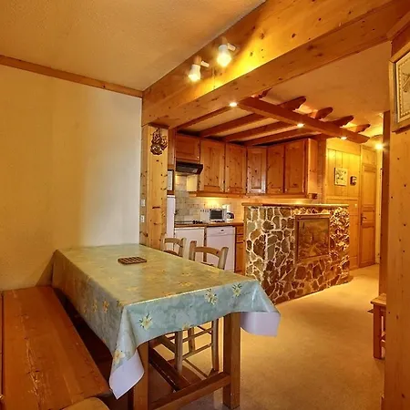 Apartment 4 Personnes Au Pied Des Pistes, Proche Commerces - Fr-1-455-122 *