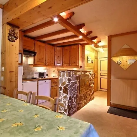 4 Personnes Au Pied Des Pistes, Proche Commerces - Fr-1-455-122 * La Plagne